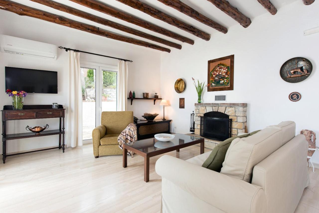 Thalia'S House Apartment ปาเลโอกัสไตรซา ภายนอก รูปภาพ